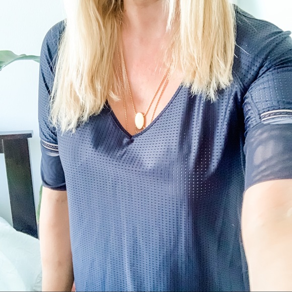 lululemon athletica Tops - Lululemon top sz 6 (k223)